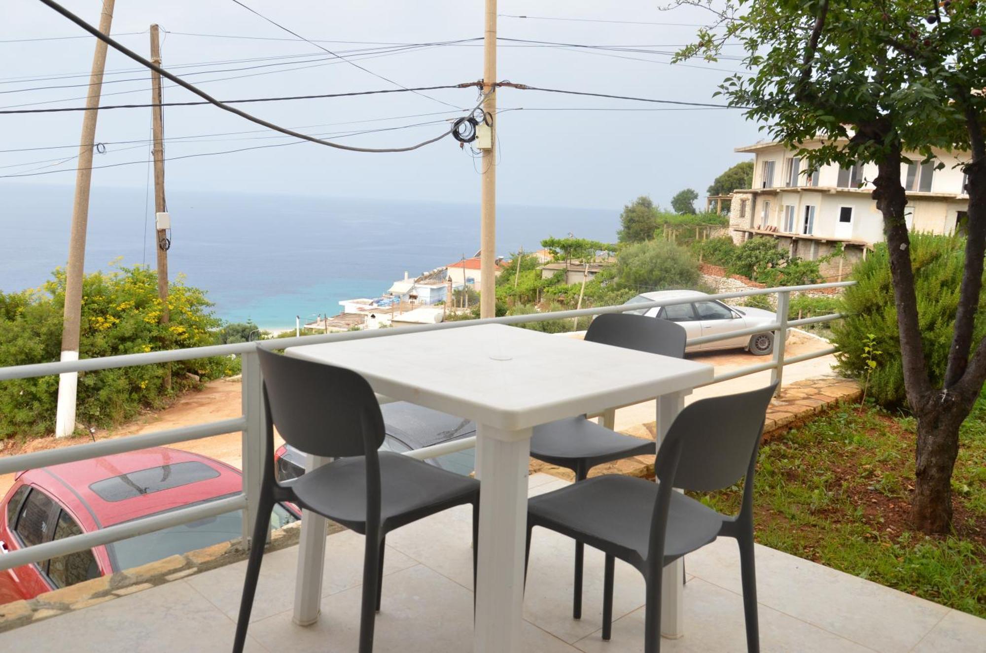 Harmonia Guest House 2 Himare Esterno foto