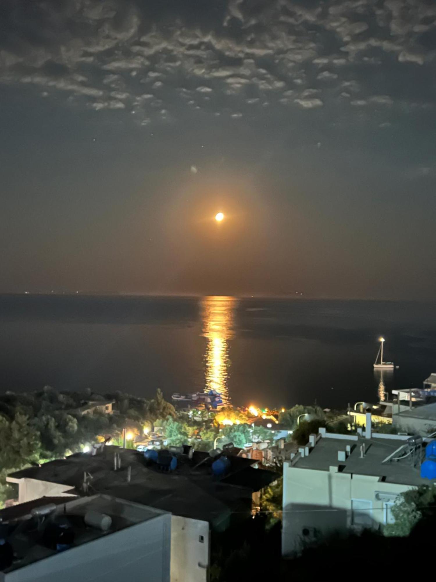 Harmonia Guest House 2 Himare Esterno foto